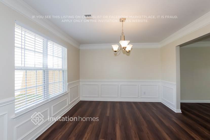 Building Photo - 10544 Barvas St