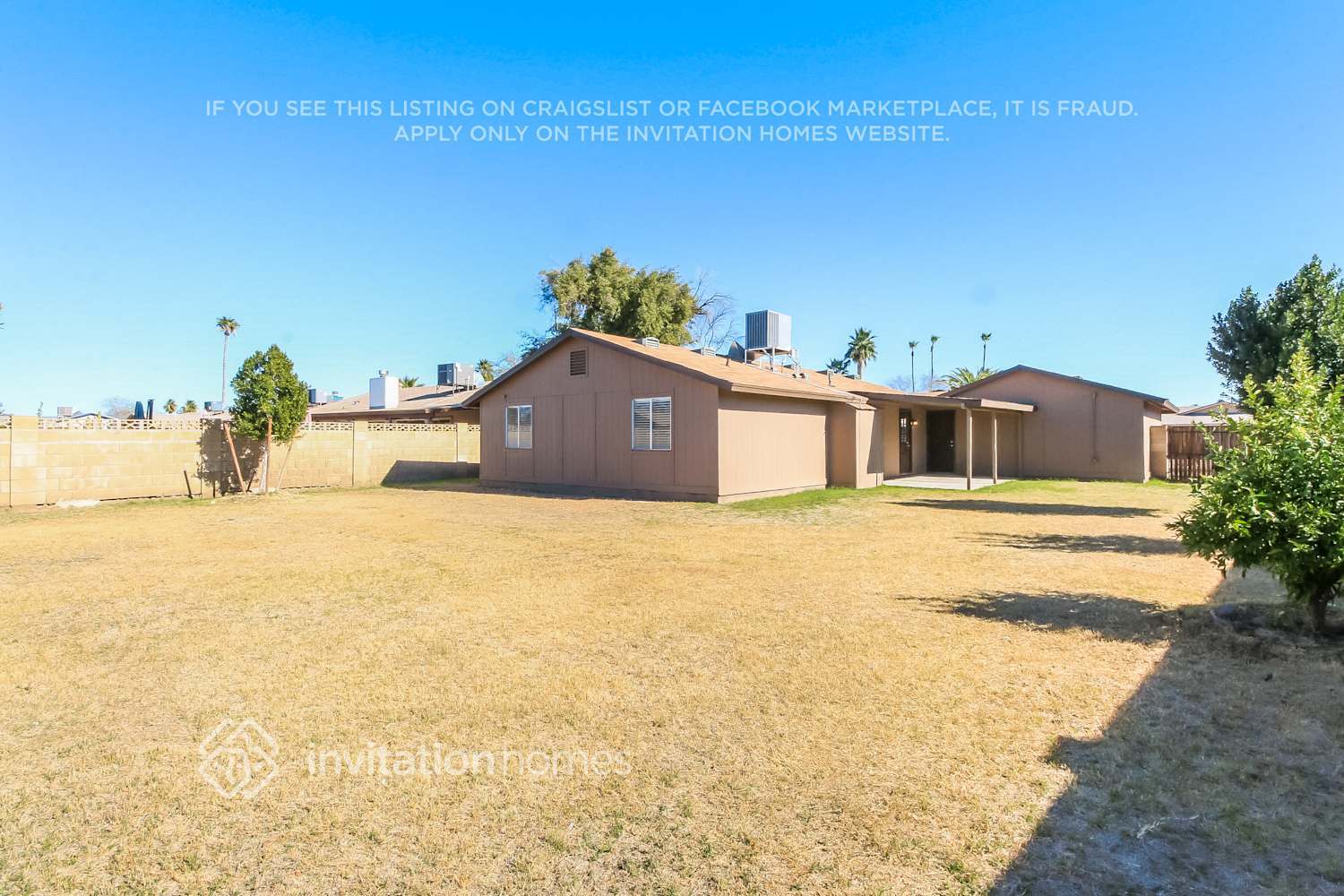 Building Photo - 1418 W Rosal Pl