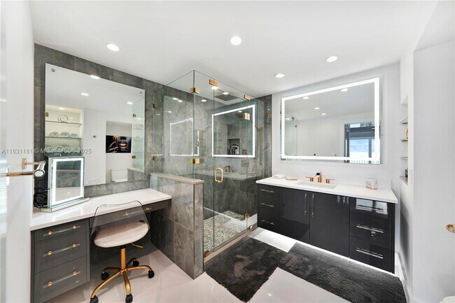 Building Photo - 4020 Galt Ocean Dr