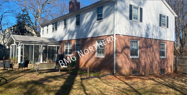 Building Photo - 7905 Lewinsville Rd