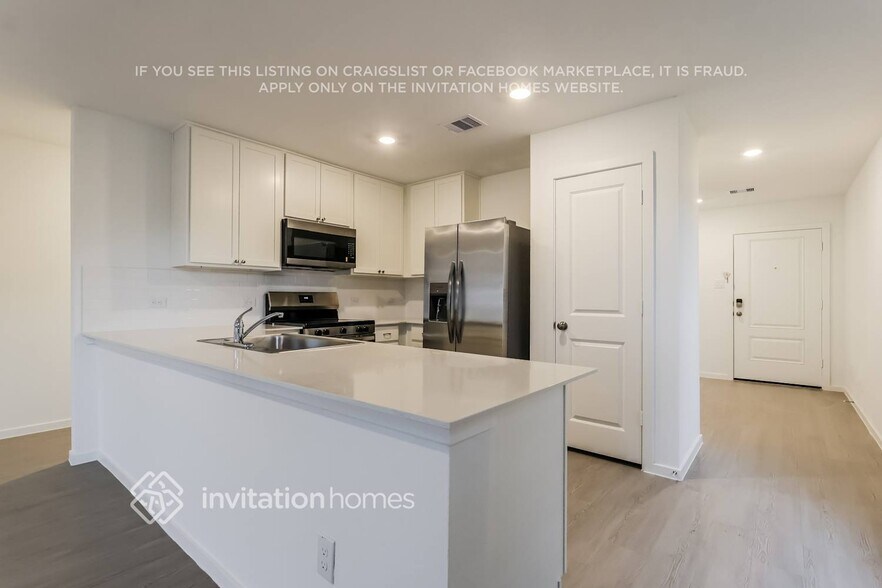 Building Photo - 15250 Abella Dr