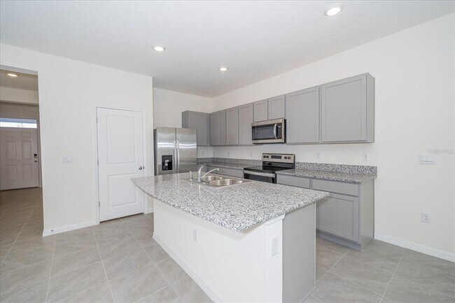 Building Photo - 16642 Maude Dr