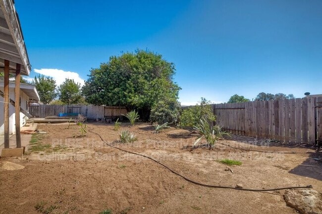 Building Photo - 2135 E El Norte Pkwy