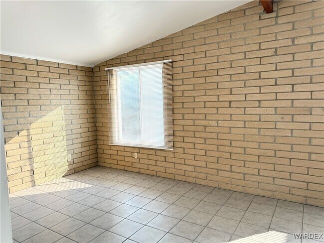 Building Photo - 7916 Center St