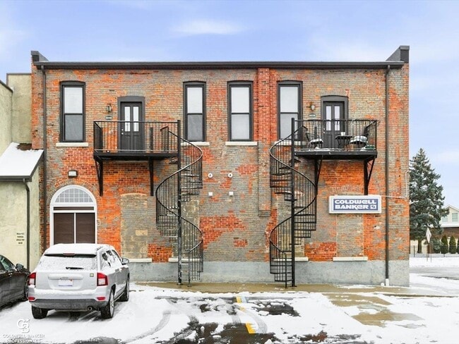 Building Photo - 804 Lapeer Avenue Unit B