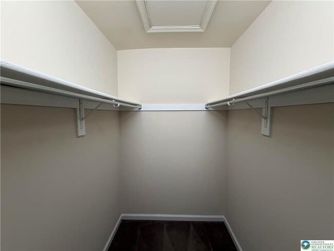 Building Photo - 2870 Klein St