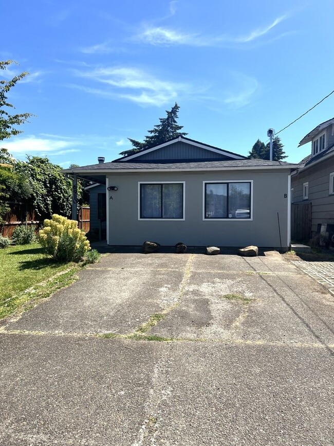 Building Photo - Pardee Duplex (A &amp; B)