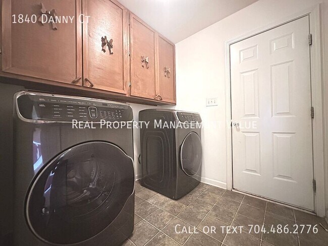 Building Photo - 1840 Danny Ct