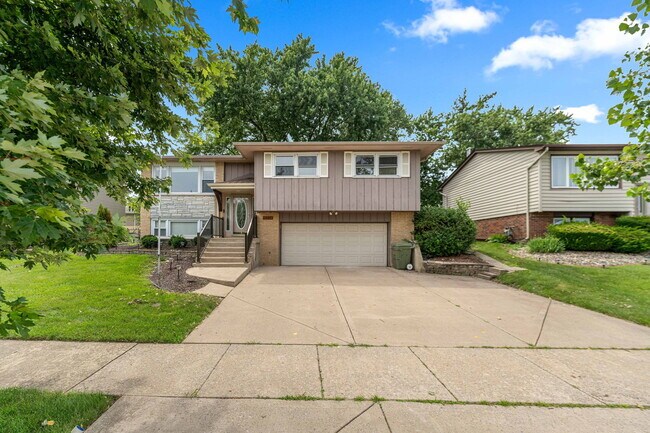 Building Photo - 15954 Ozark Ave