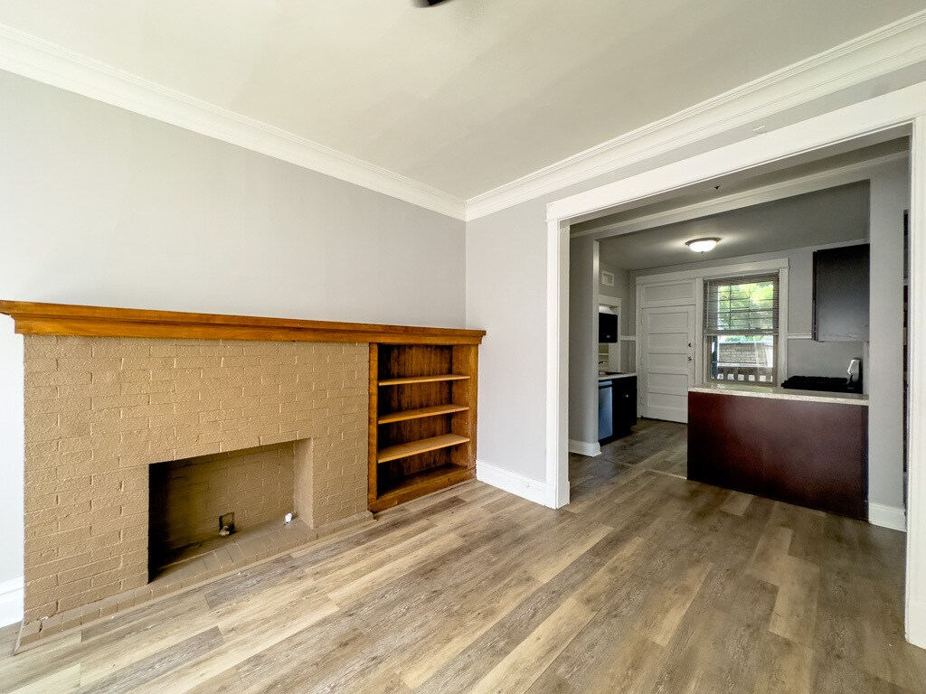 Building Photo - 1222 W Rosemont Ave