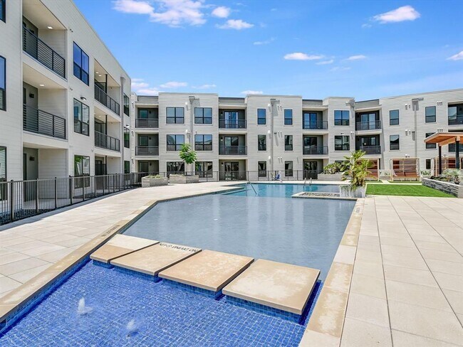 Building Photo - 1701 Simond Ave Ave