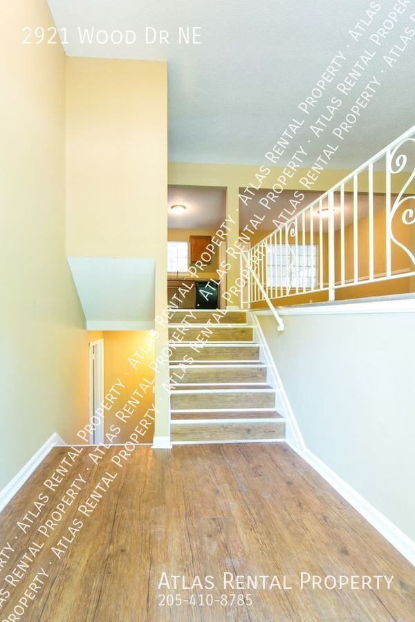 Building Photo - 2921 Wood Dr NE