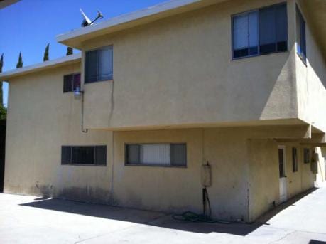 Building Photo - 25847-25849 Viana Ave