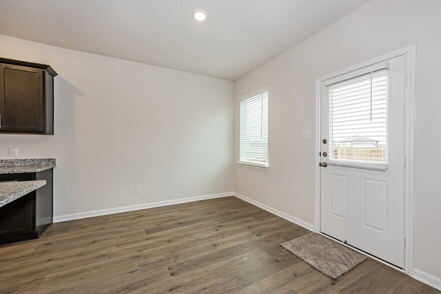 Building Photo - 1442 Reiner Dr