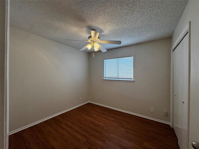 Building Photo - 908 Speer Ln