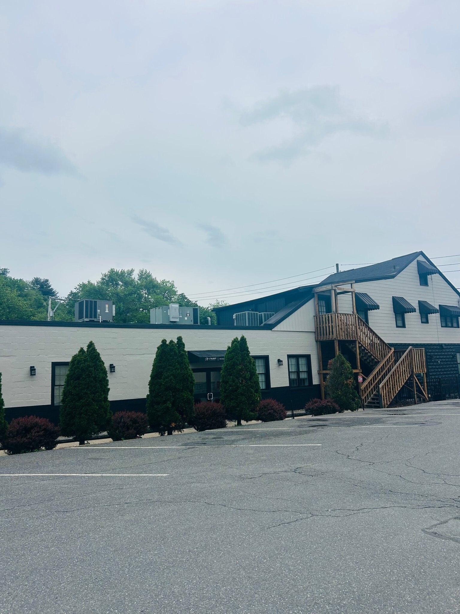 Building Photo - 18 E Sunbury St