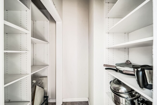 Building Photo - NORTH BERKELEY APARTMENT FOR RENT - $4,500/mo