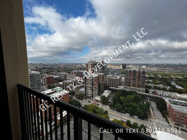 Building Photo - 1464 S Michigan Ave