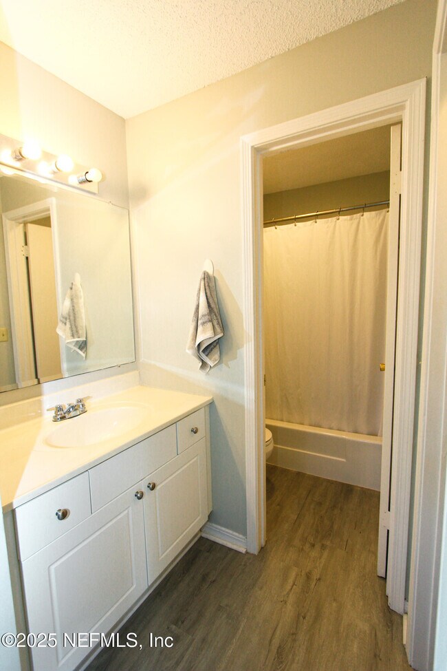 Building Photo - 10200 Belle Rive Blvd