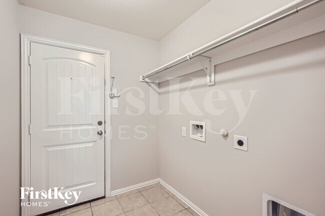 Building Photo - 278 Meadowcrest Dr