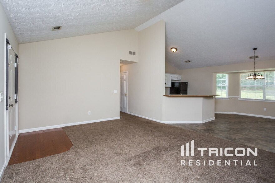 Building Photo - 9190 Rhett Ln SW