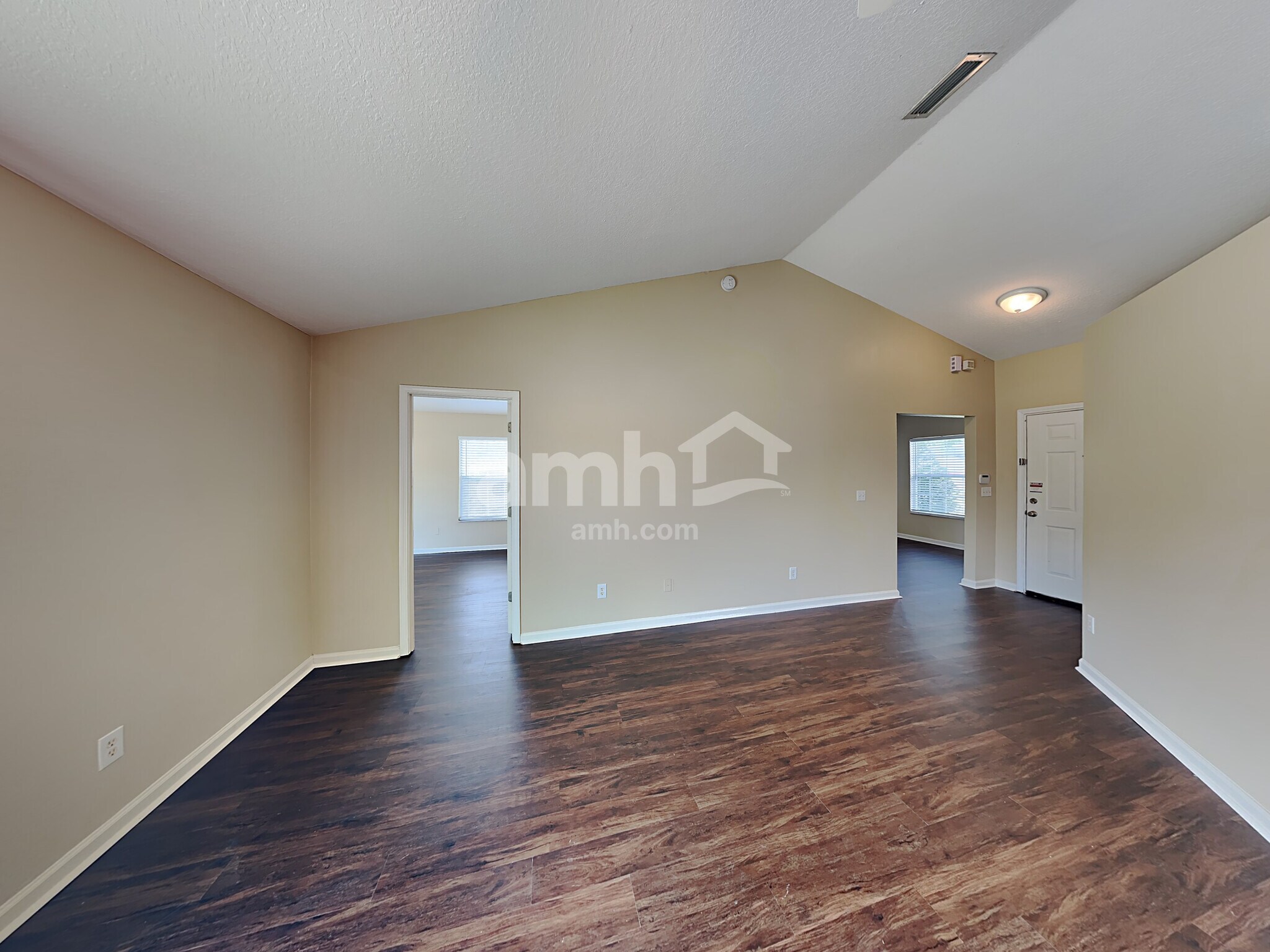 Building Photo - 3206 Chantilly Ct