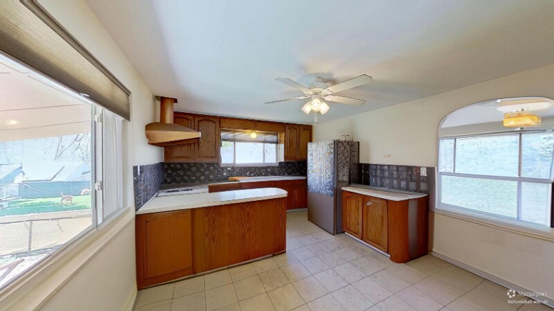 Building Photo - 4030 S Fox St