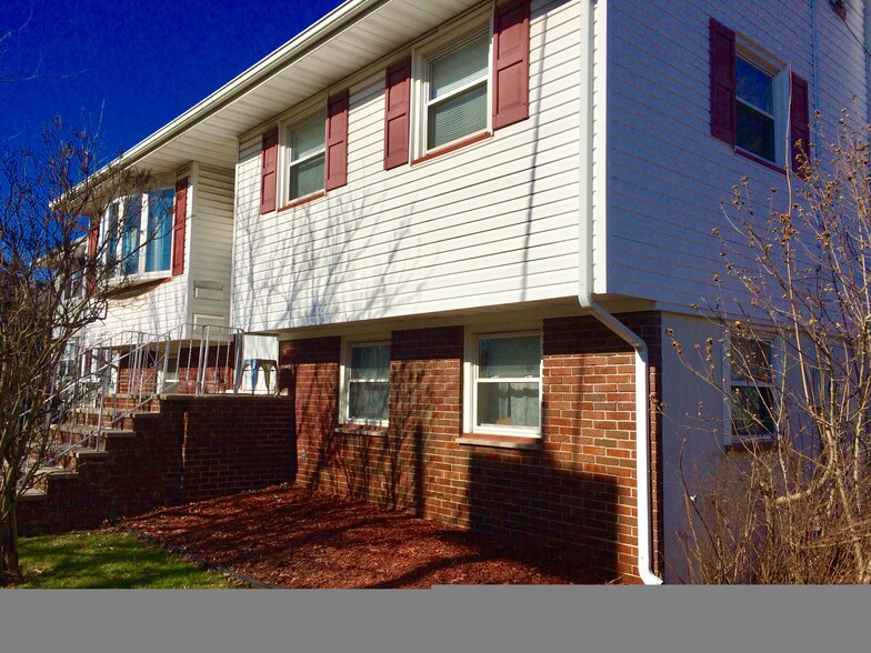 FRONT OF HOME RENTAL - 141 Dunbar Ave