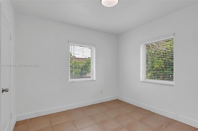 Building Photo - 3050 SW 23rd Terrace