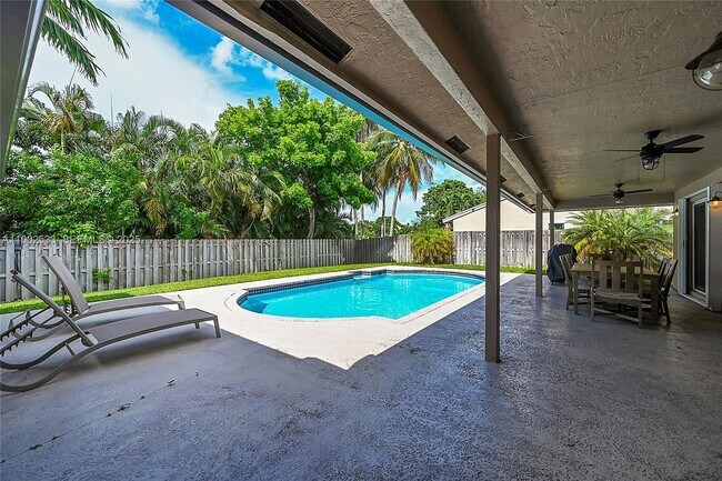 Building Photo - 9841 SW 1st St