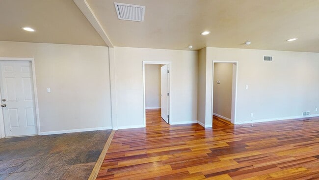 Building Photo - 5705 Mary Ln Dr