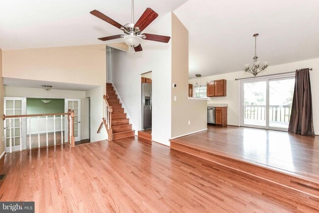 Building Photo - 10135 Forest Hill Cir