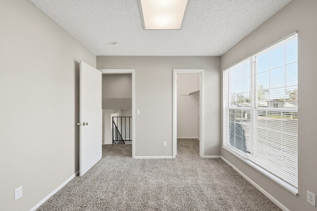 Building Photo - 2,595.95-  3 Bed, 1.5 Bath Home In Longmont with Great Backyard and In Unit Laundry!