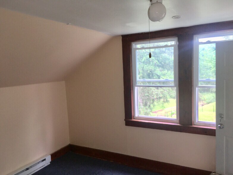 Building Photo - 42 Beach Ave