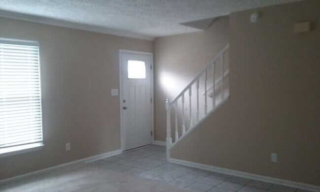 Building Photo - 344 Susan Constant Dr