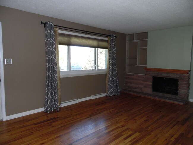 Building Photo - 7001 Windsor Blvd