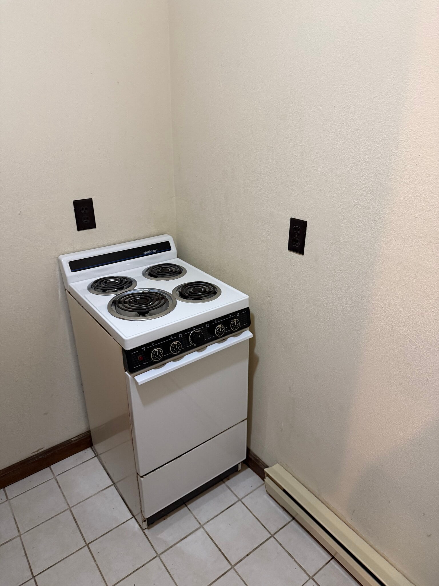 Stove - 1810 7th Ave