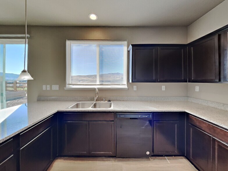 Building Photo - 3775 Thistledown Ct
