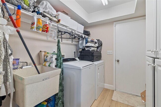 Building Photo - 5776 Augusta Cir
