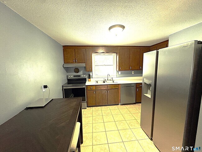 Building Photo - 270 S Windham Rd