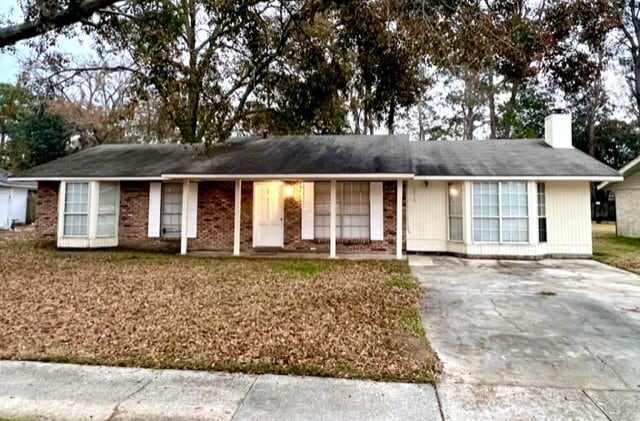 Primary Photo - 1210 S Augusta Ave