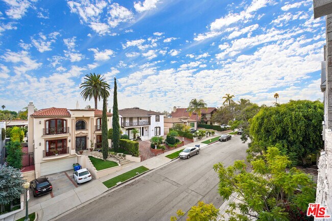 Building Photo - 10627 Ashton Ave