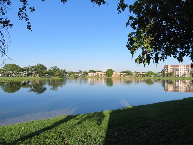 Building Photo - 10060 NW 9th St Cir