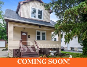 Building Photo - This is the home you've been waiting for