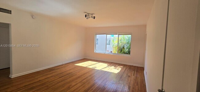 Building Photo - 615 82nd St