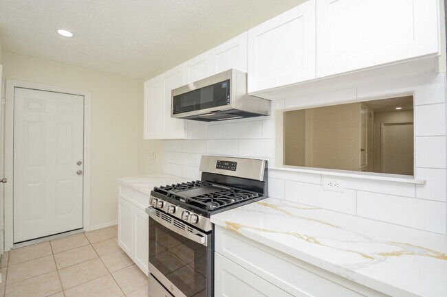 Building Photo - 6111 Ryegate Dr