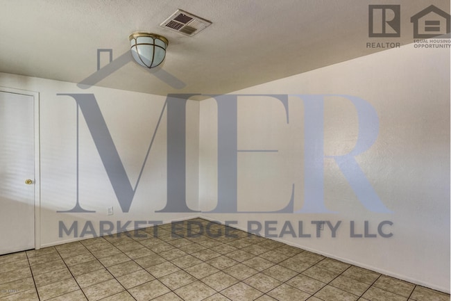 Building Photo - 3Bed/1Bath Home at 67th Ave/Indian School!...