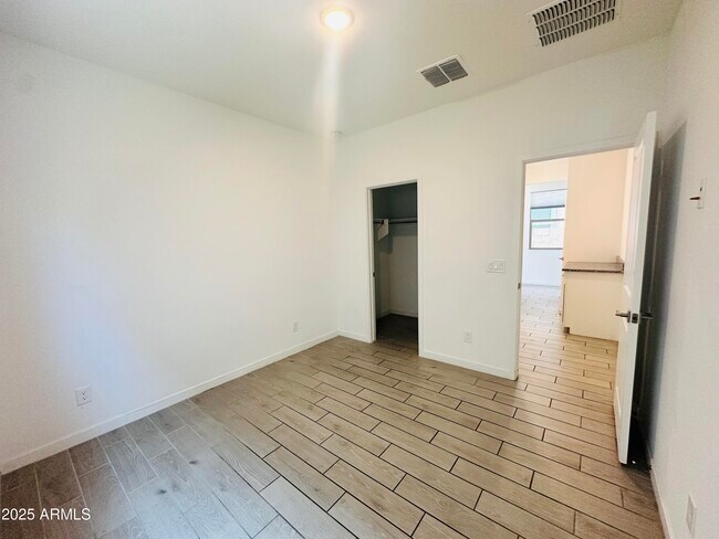 Building Photo - 7425 W Nicolet Ave