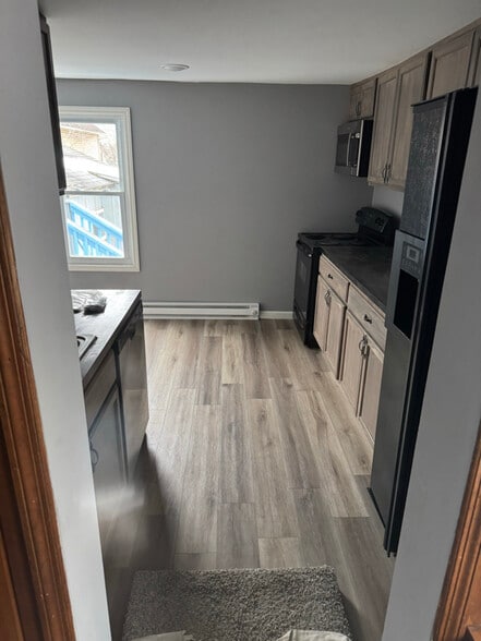 Building Photo - 78 Rear Belmont St