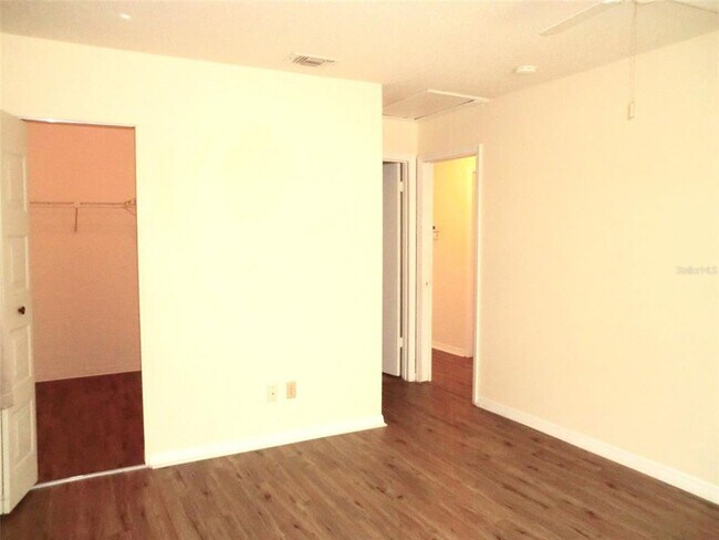 Building Photo - 445 Gloucester Blvd